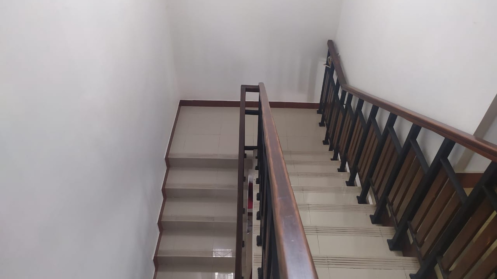 RUMAH TINGGAL DI DALAM PERUMAHAN PREMIUM, JOGJA REGENCY,  TIMUR AMBARUKO PLAZA