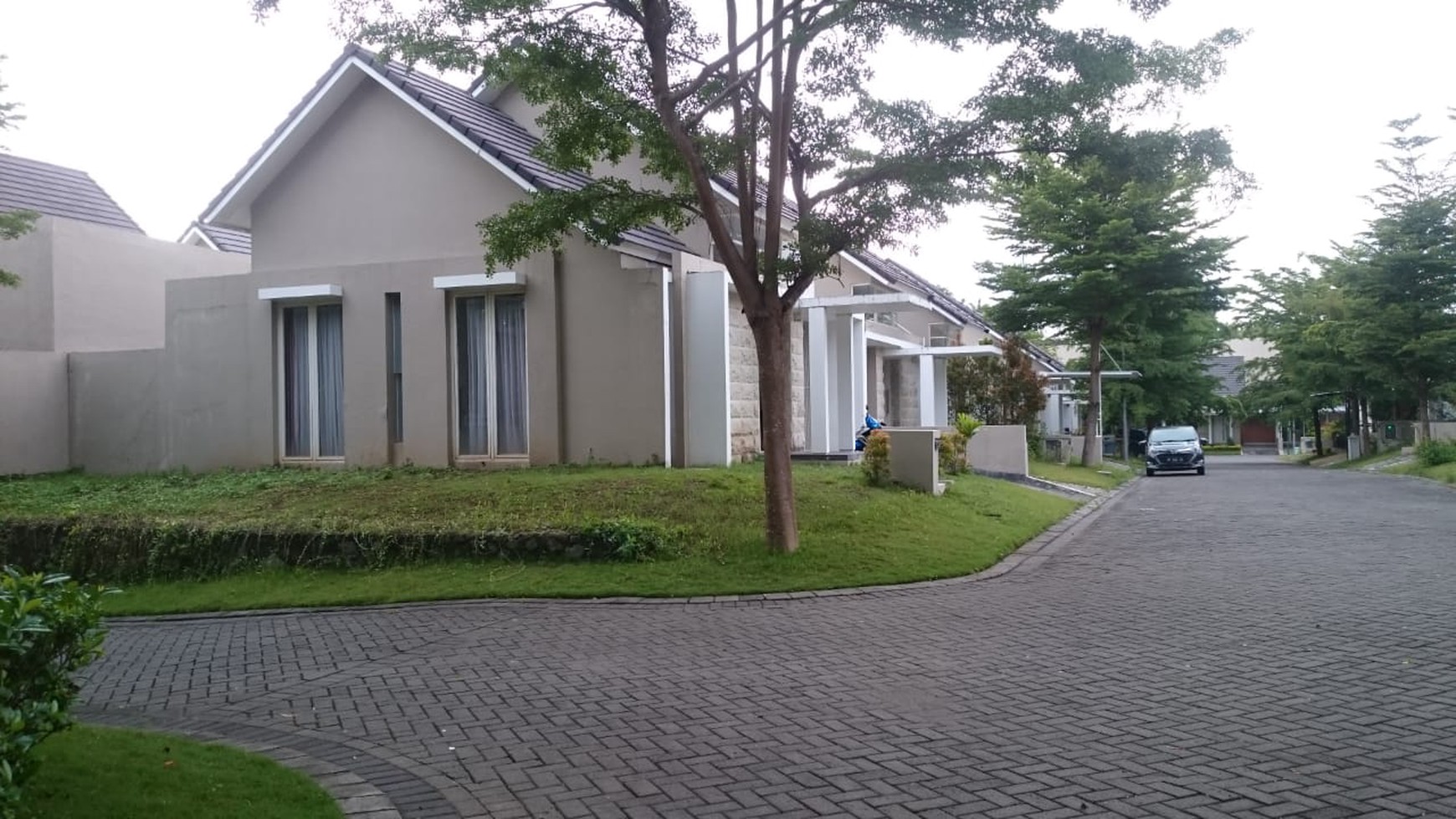 RUMAH CANTIK MINIMALIS DALAM PERUMAHAN PREMIUM CITRA GRAND MUTIARA