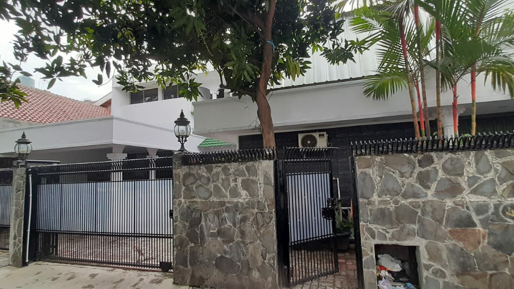 Dijual Cepat Rumah Asri Sejuk Siap Huni Bagus Bersih Terawat dengan Kondisi Baik terletak di Tengah kota, Cawang Jakarta Timur