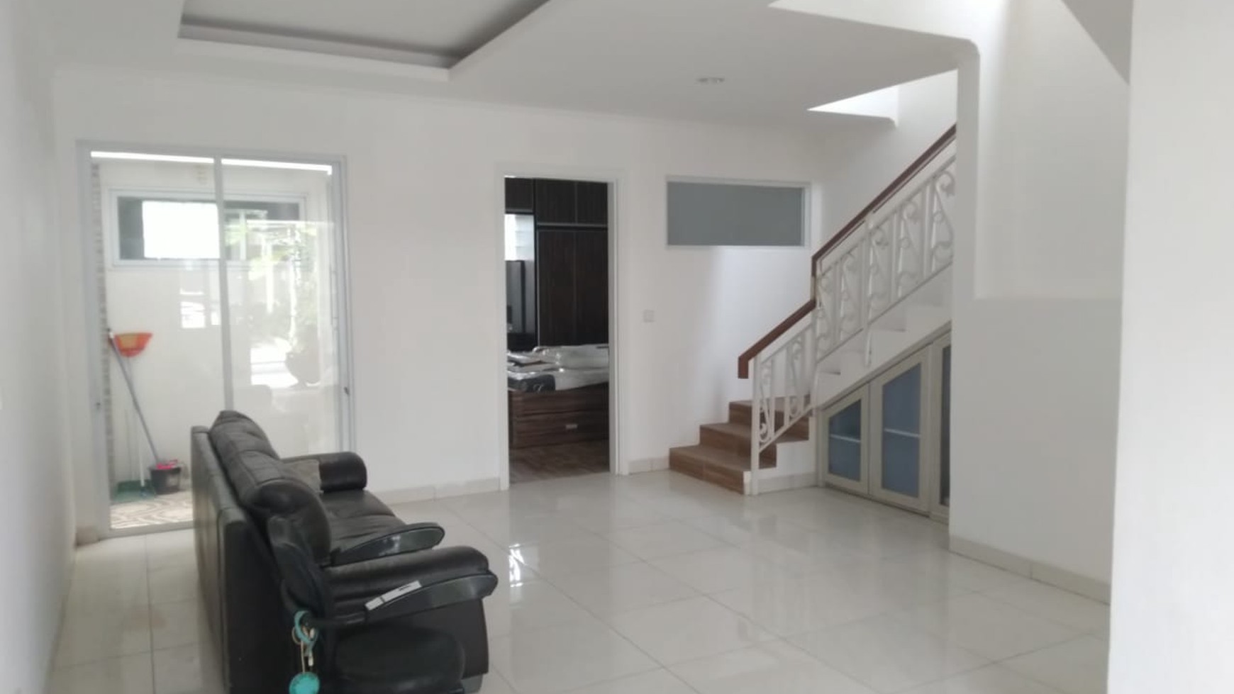 Rumah Minimalis Klasik Cluster Thames JGC Cakung Jakarta Timur