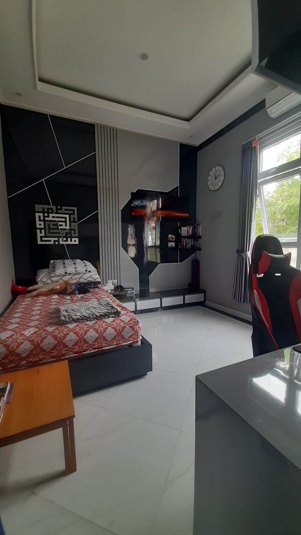 Rumah Gaya Modern Siap Huni Furnish Lokasi Dekat Hotel Tentrem 