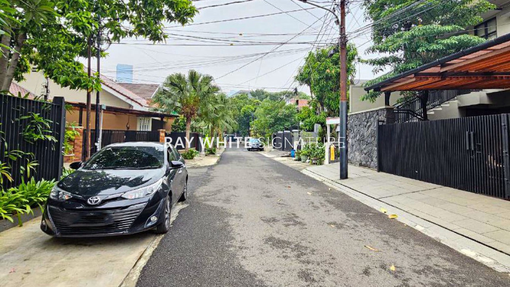 Di Jual Rumah Dua Lantai Di Senopati Area