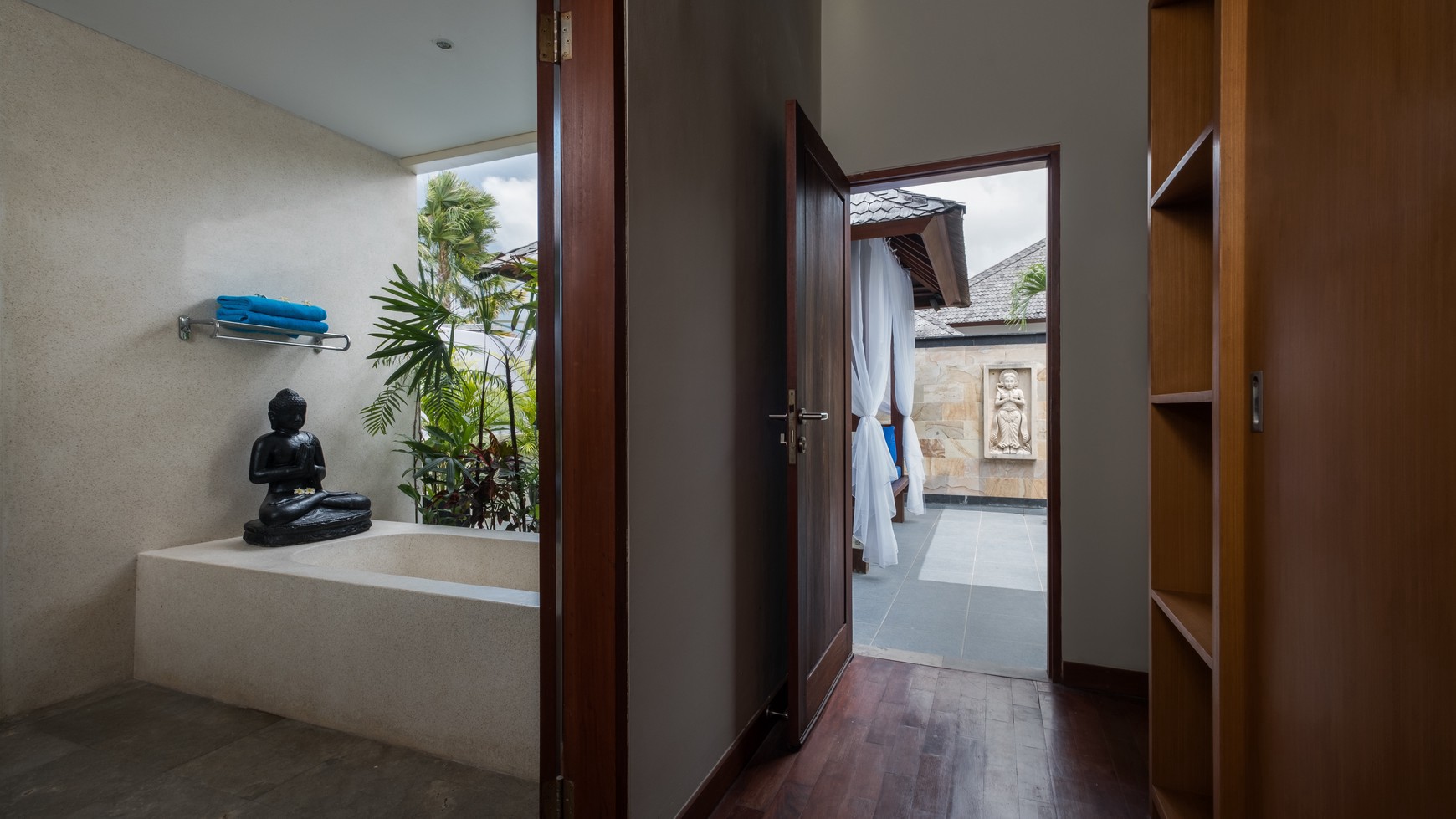 Freehold - Exquisite Tropical Retreat 2-Bedroom Villa in Prime Canggu Location