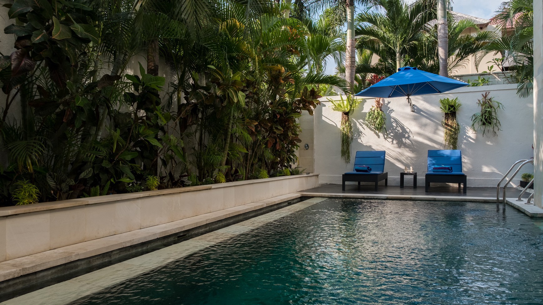 Freehold - Exquisite Tropical Retreat 2-Bedroom Villa in Prime Canggu Location