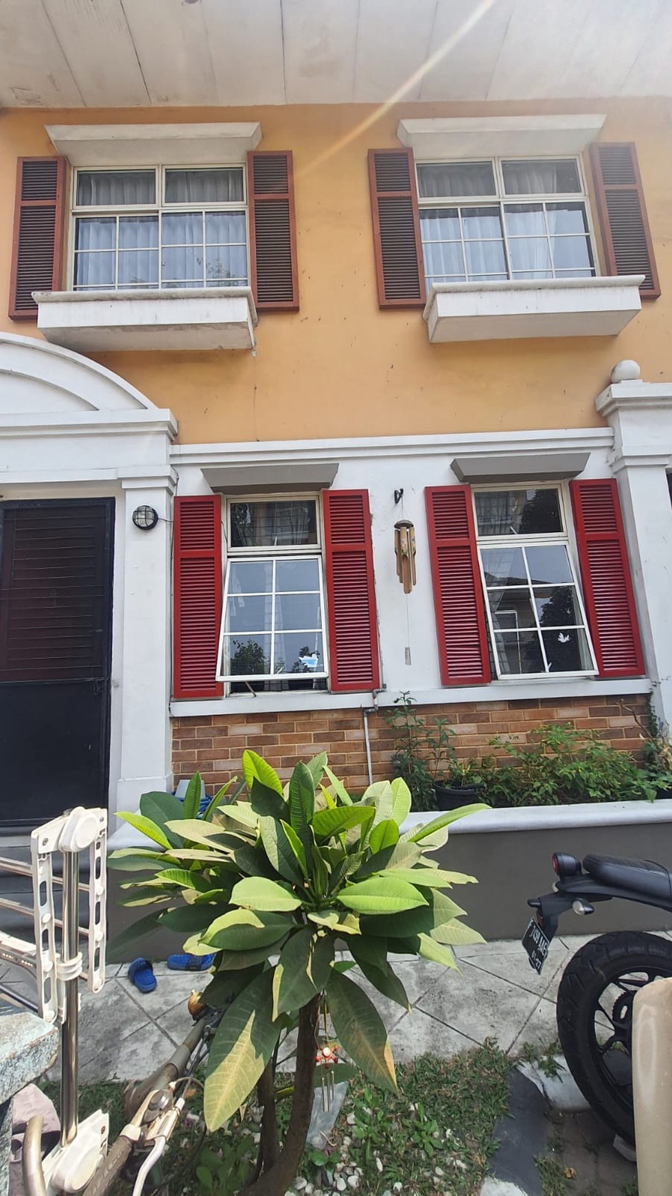 Dijual townhouse Taman Ayu Lippo Karawaci Tangerang 