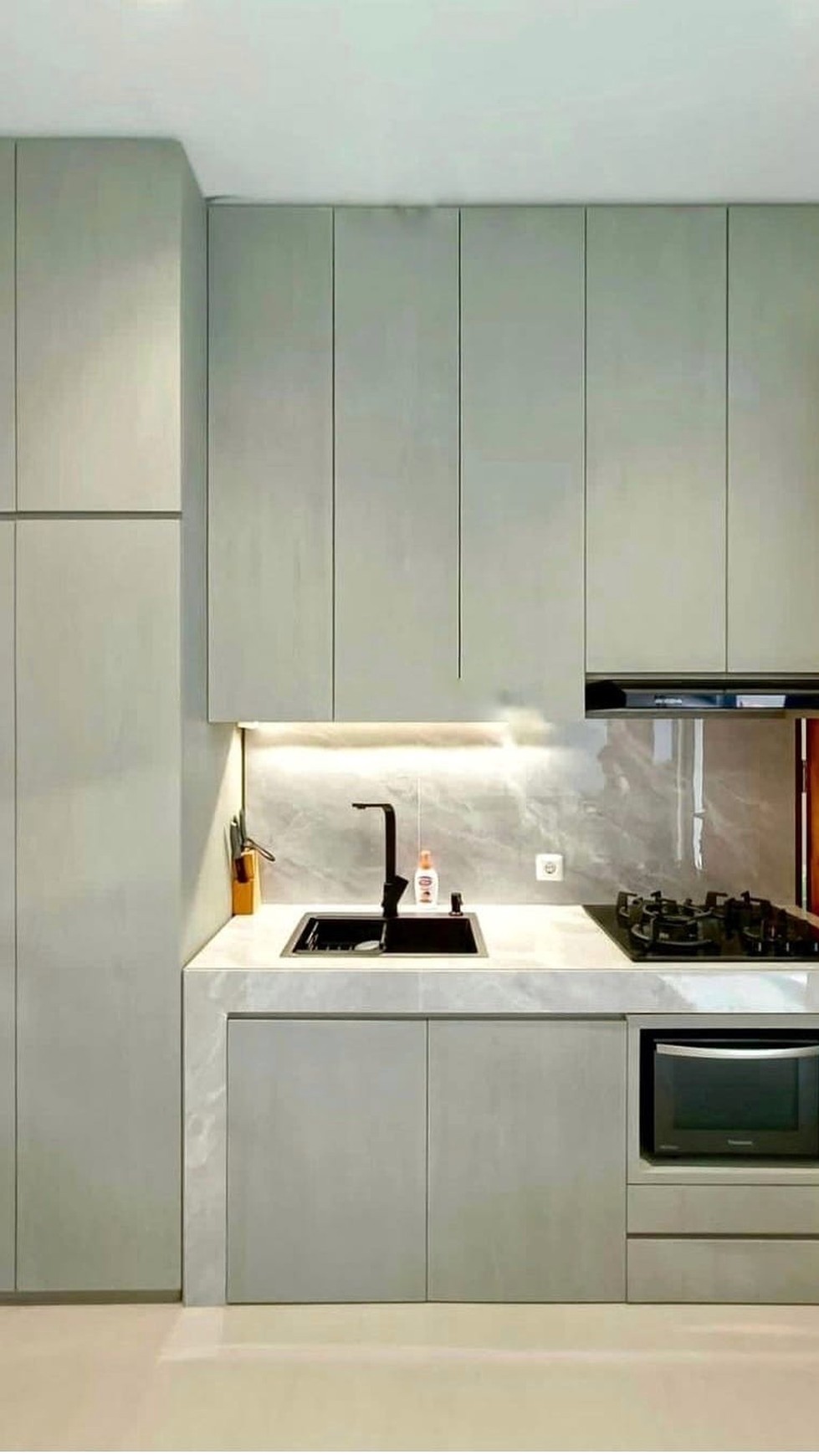 Rumah dengan Pool dan Siap huni di Emerald Garden Bintaro Jaya