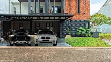 Rumah dengan Pool dan Siap huni di Emerald Garden Bintaro Jaya