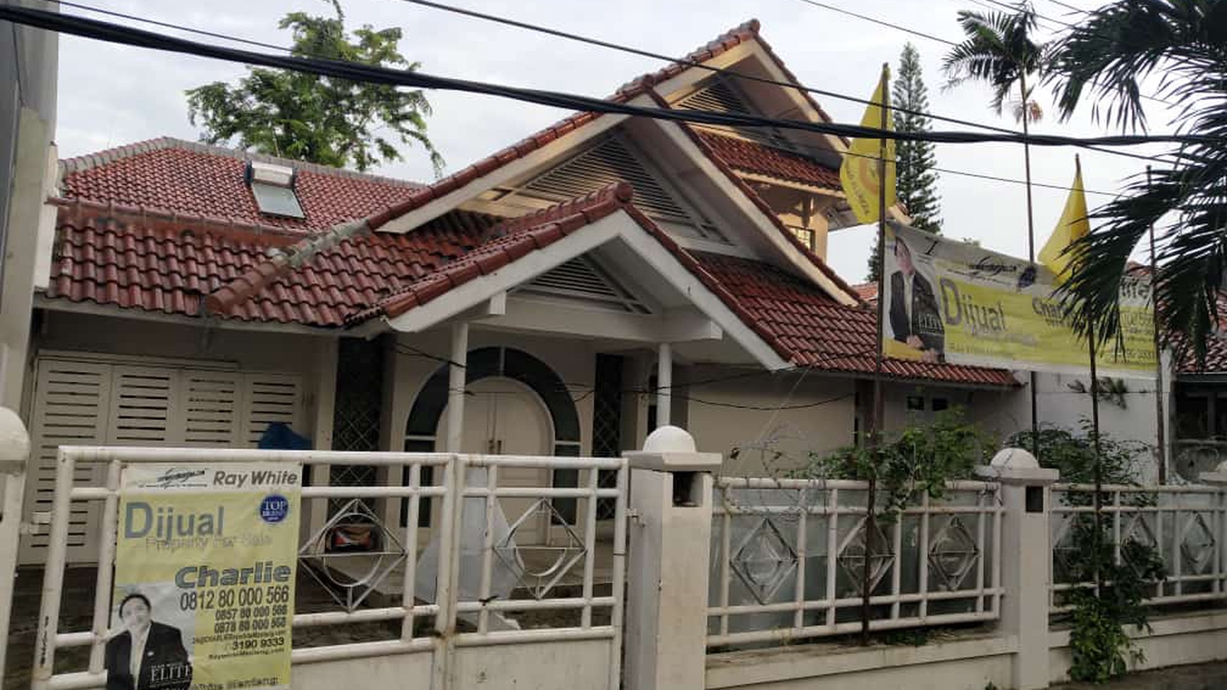 DI JUAL CEPAT RUMAH LAMA TERAWAT ,NYAMAN MENTENG JAK - PUS