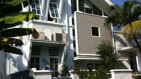 Dijual Rumah di Griya Loka - BSD