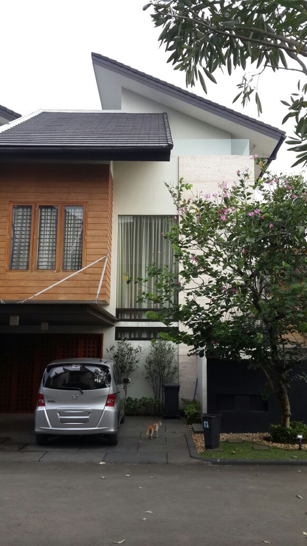 Rumah Cantik, Bagus dan Rapih, dengan Private Swimming Pool di Pondok Pinang