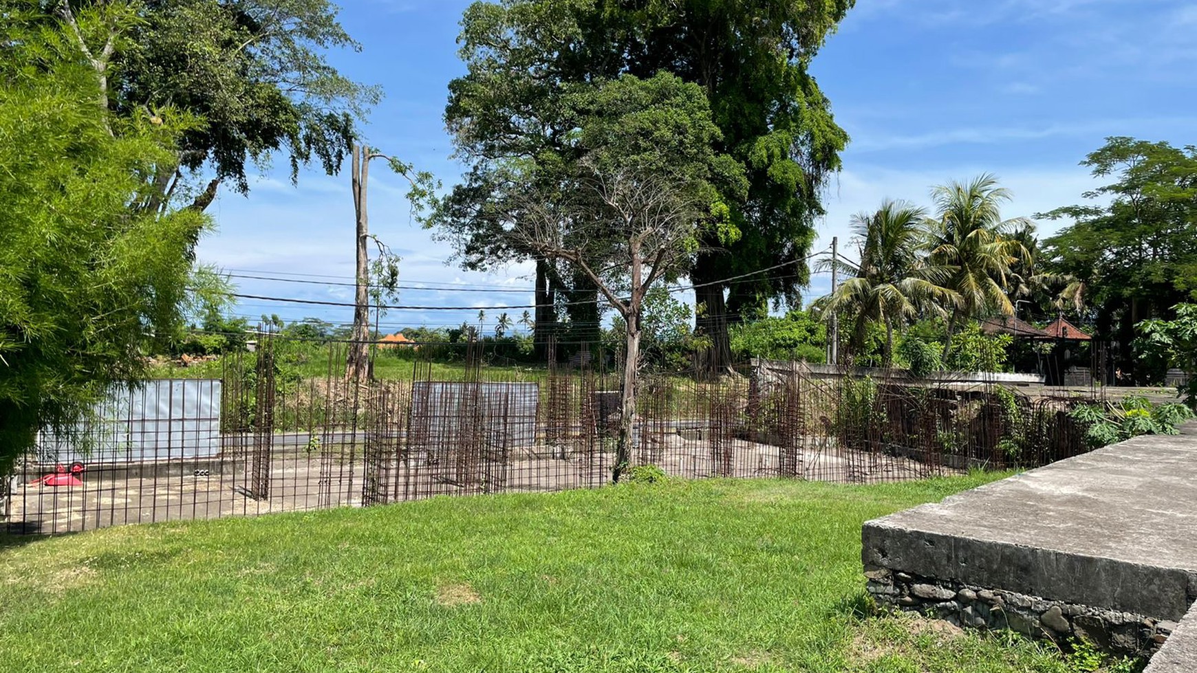 land and house  near Cemagi Beach
