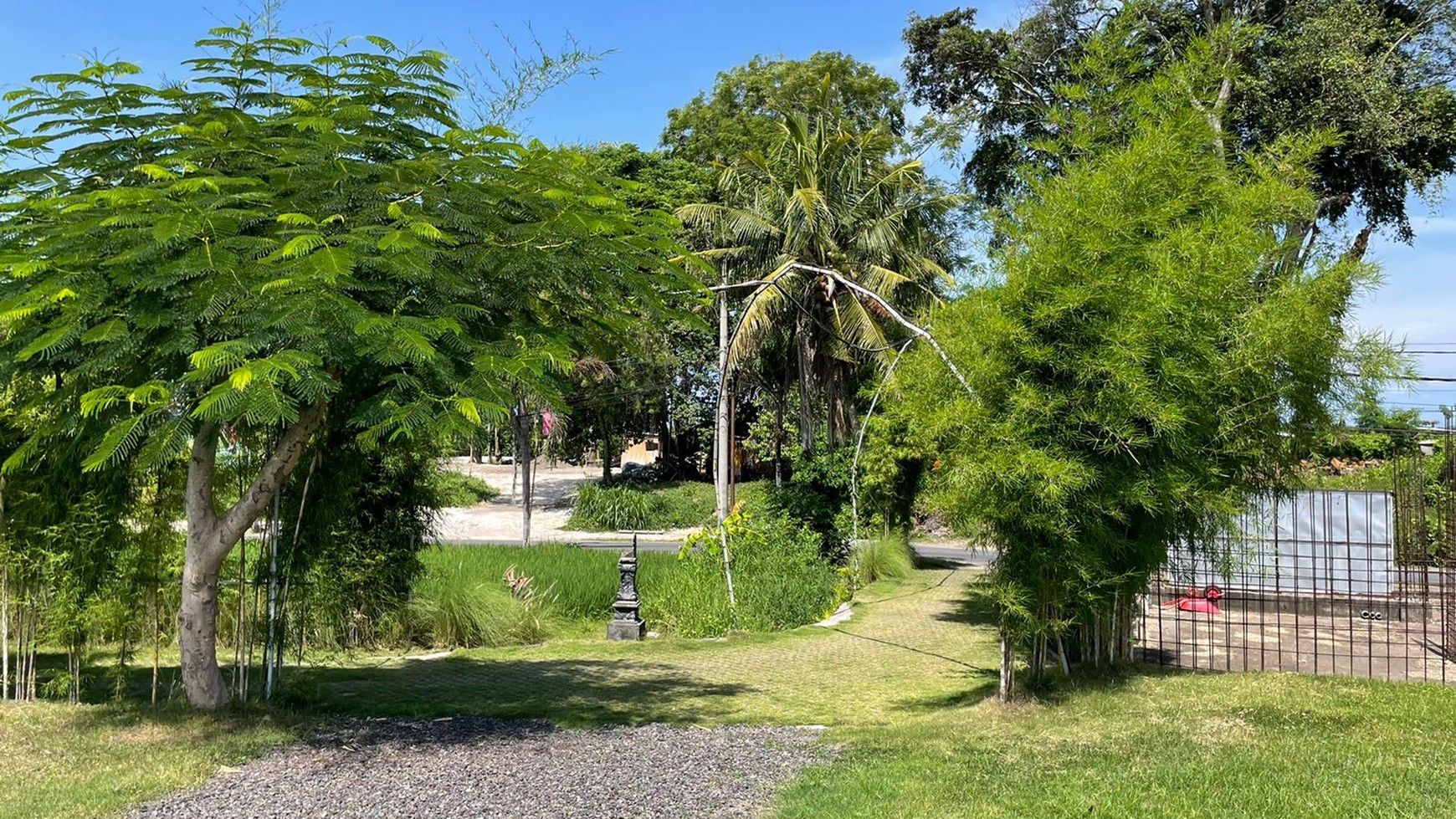 land and house  near Cemagi Beach
