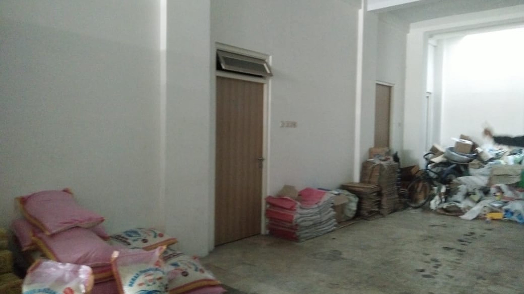 Dijual 3 Ruko Jl.Tembok Dukuh - Surabaya plus Usaha Guest House - Home Stay - Pujasera Aktif 