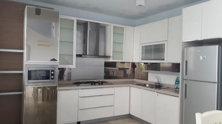 Town house at cipete walking distance to franch school