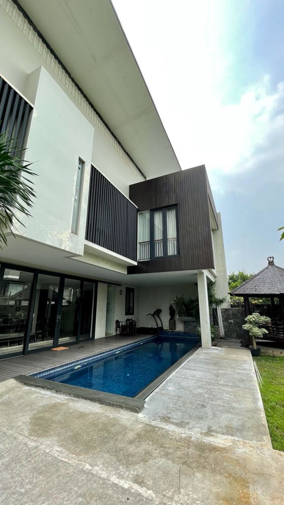 Luxury and comfortable house in cilandak jaksel