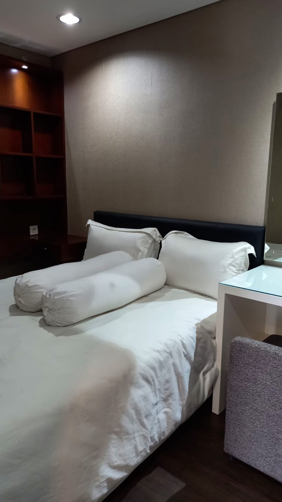 Apartemen lux Aston Bellevue fully furnished persis di daerah strategis Pondok Indah/Haji Nawi Kebayoran Baru