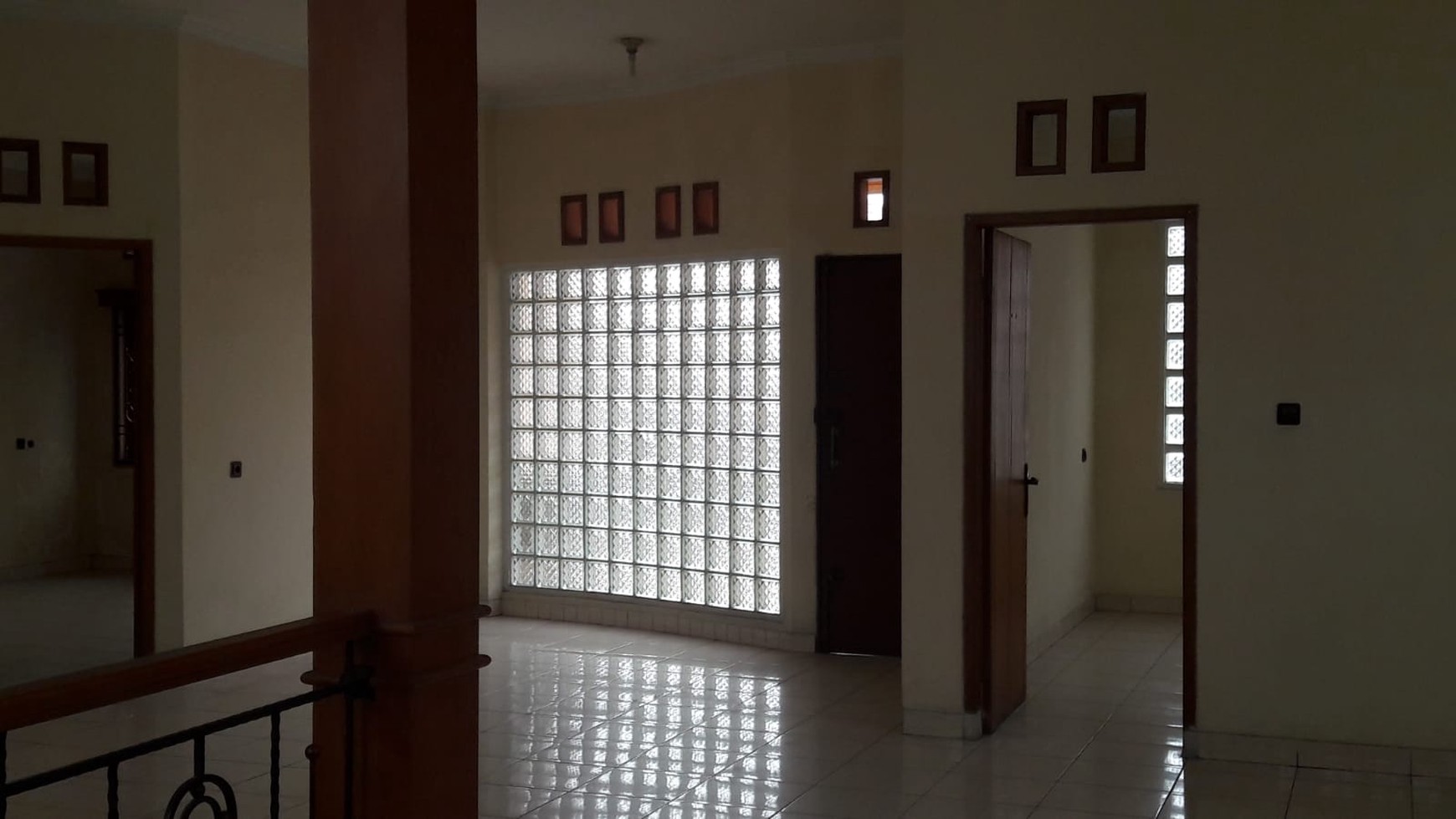 Rumah 2 lantai bisa untuk kantor , pusat Bisnis Buah Batu