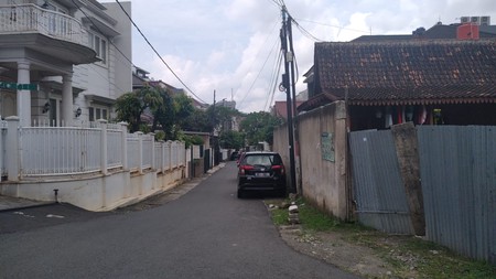 Rumah Hitung Tanah Di Jalan Cililin Kebayoran Baru Jakarta Selatan