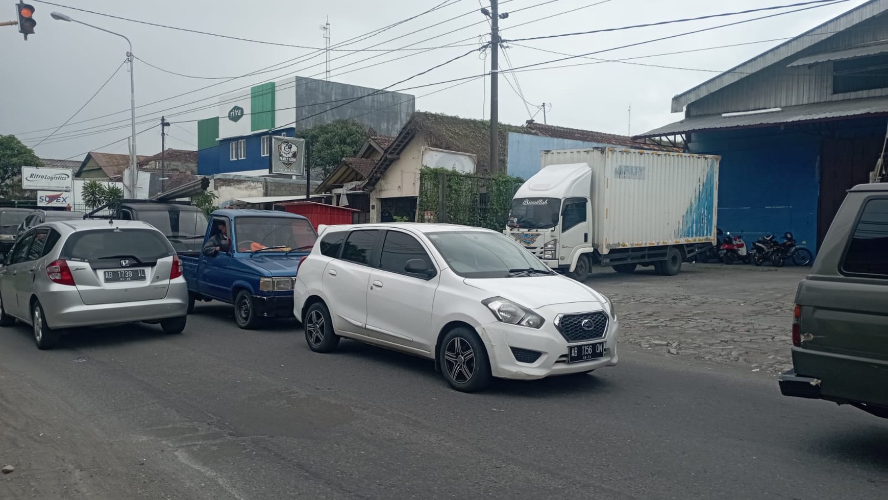 Disewakan Gudang Luas 1600 Meter Persegi Lokasi Strategis di Jalan Imogiri Barat