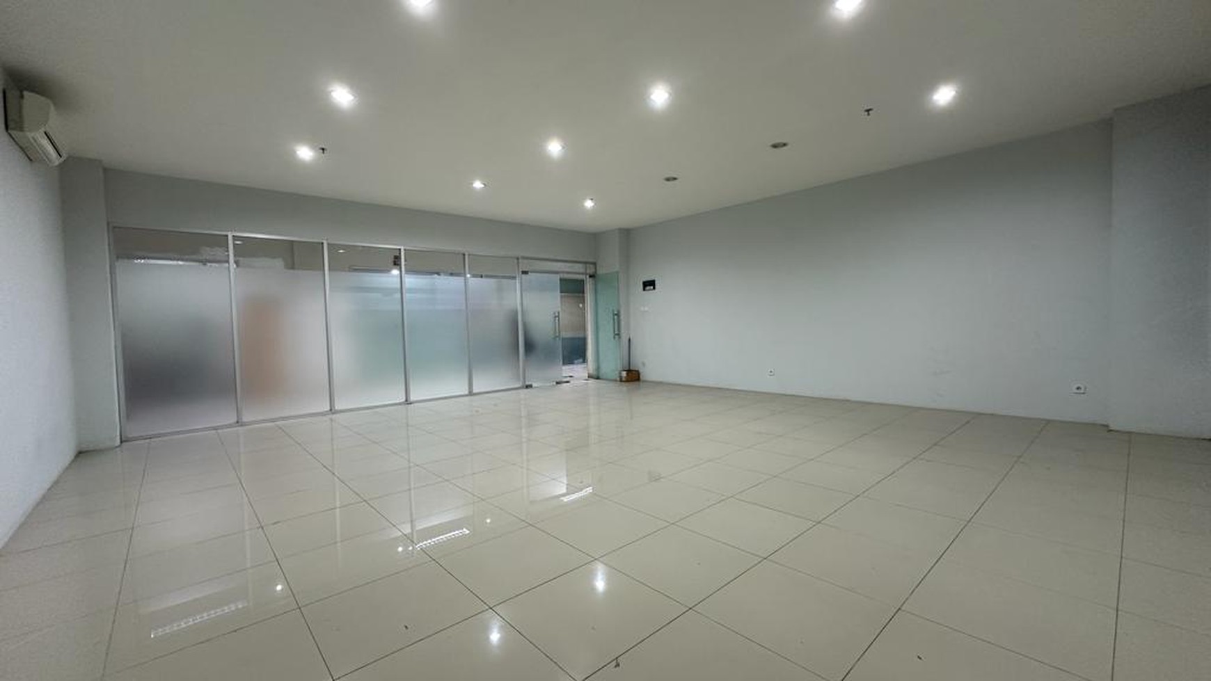 Dijual office space di Office Suite Thamrin City - Jakarta Pusat