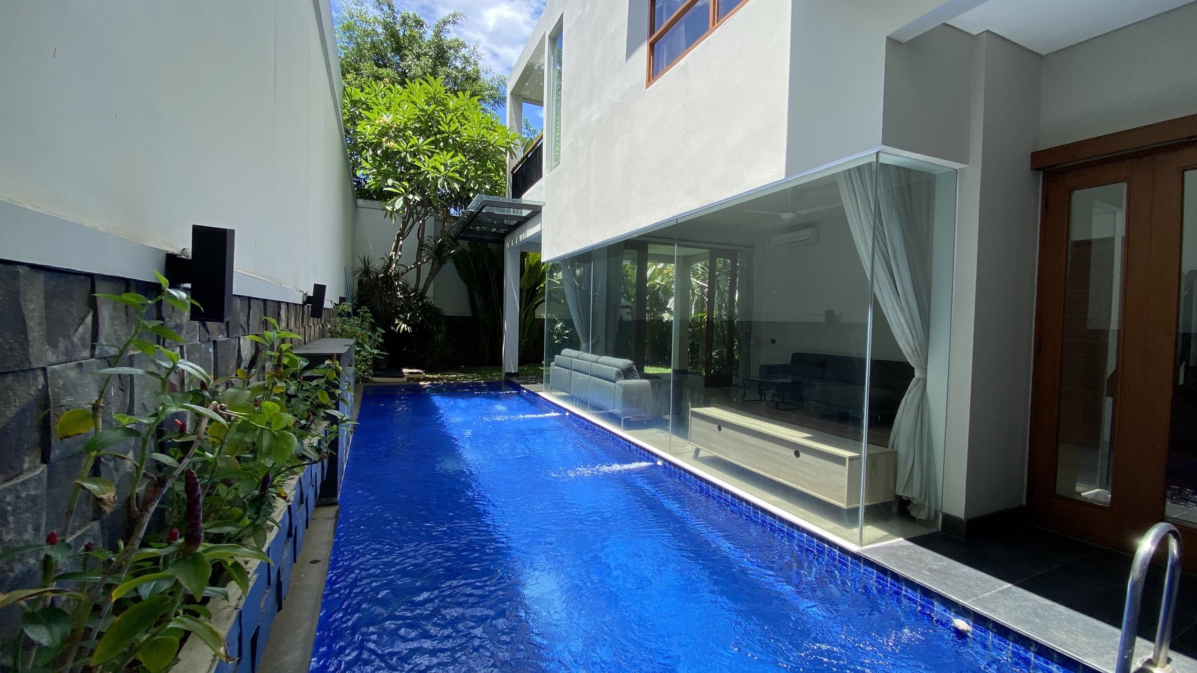 Modern and beautiful house at kemang area