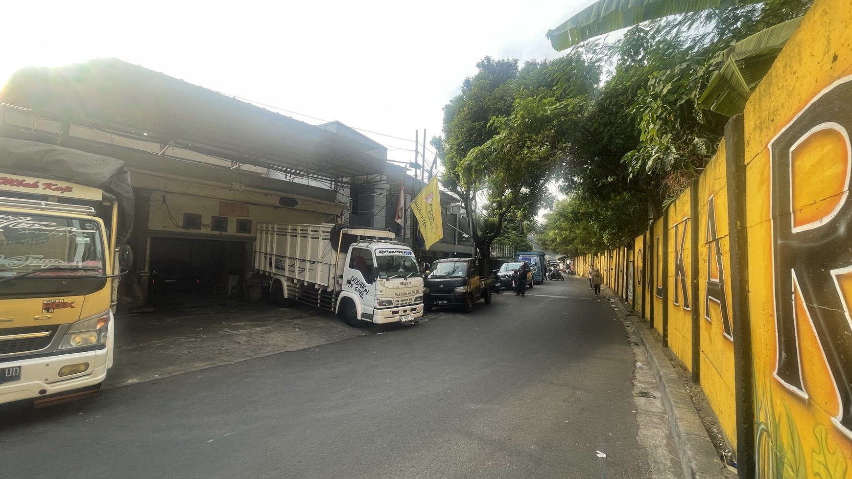 rumah kost strategis belakang plaza indonesia jl kebon kacang tanah abang jakarta pusat