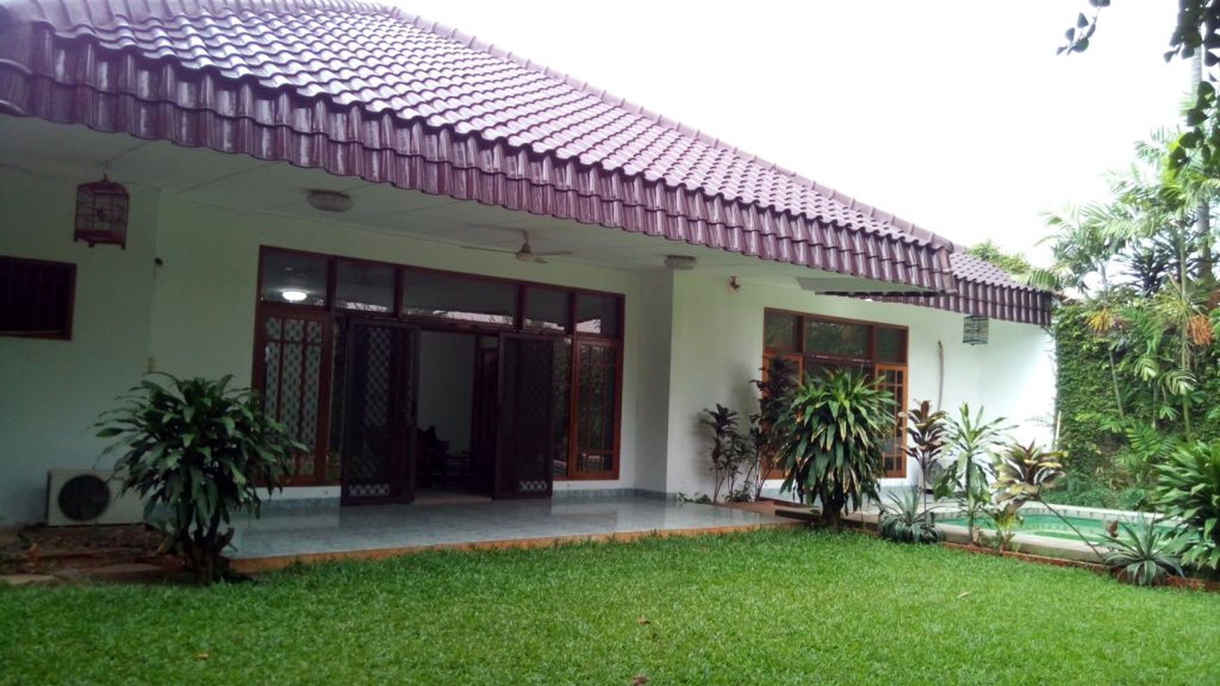 Comfortable and beautiful house in Kemang for expatriat and others " The Price Can Be Negotiable "