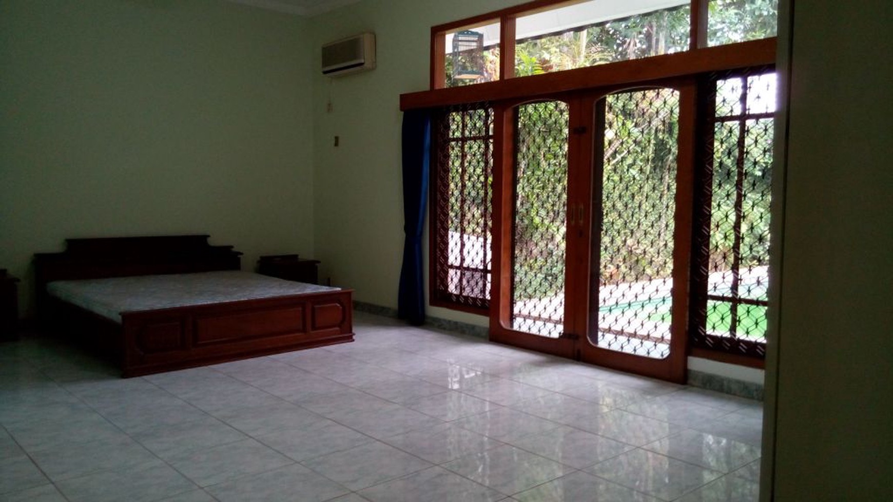 Comfortable and beautiful house in Kemang for expatriat and others " The Price Can Be Negotiable "