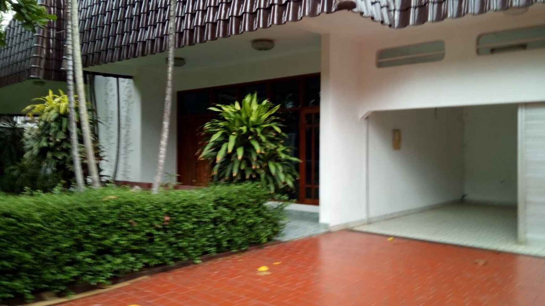 Comfortable and beautiful house in Kemang for expatriat and others " The Price Can Be Negotiable "