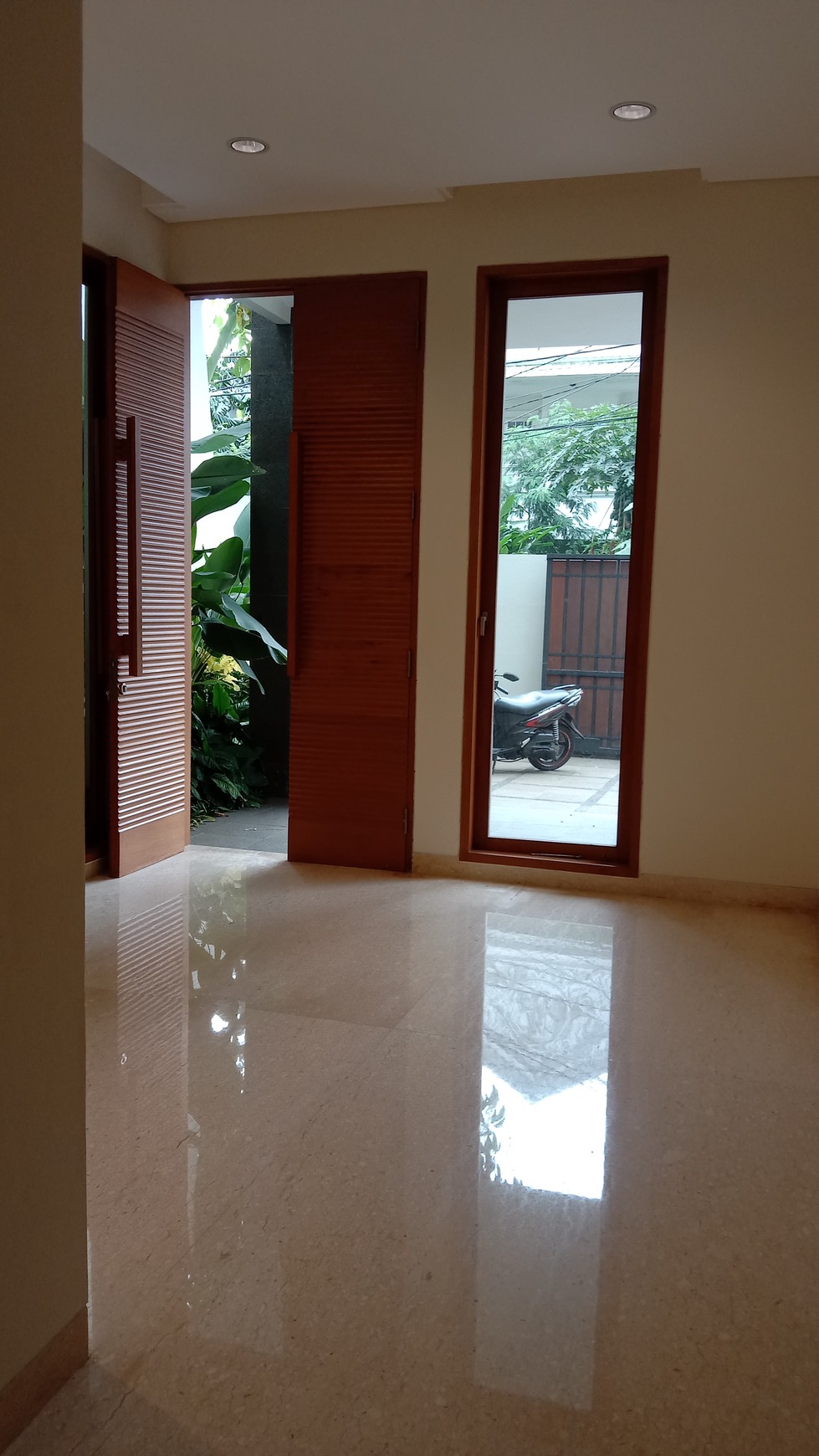 LUXURY AND COZY HOUSE @KEMANG AREA, SOUTH JAKARTA