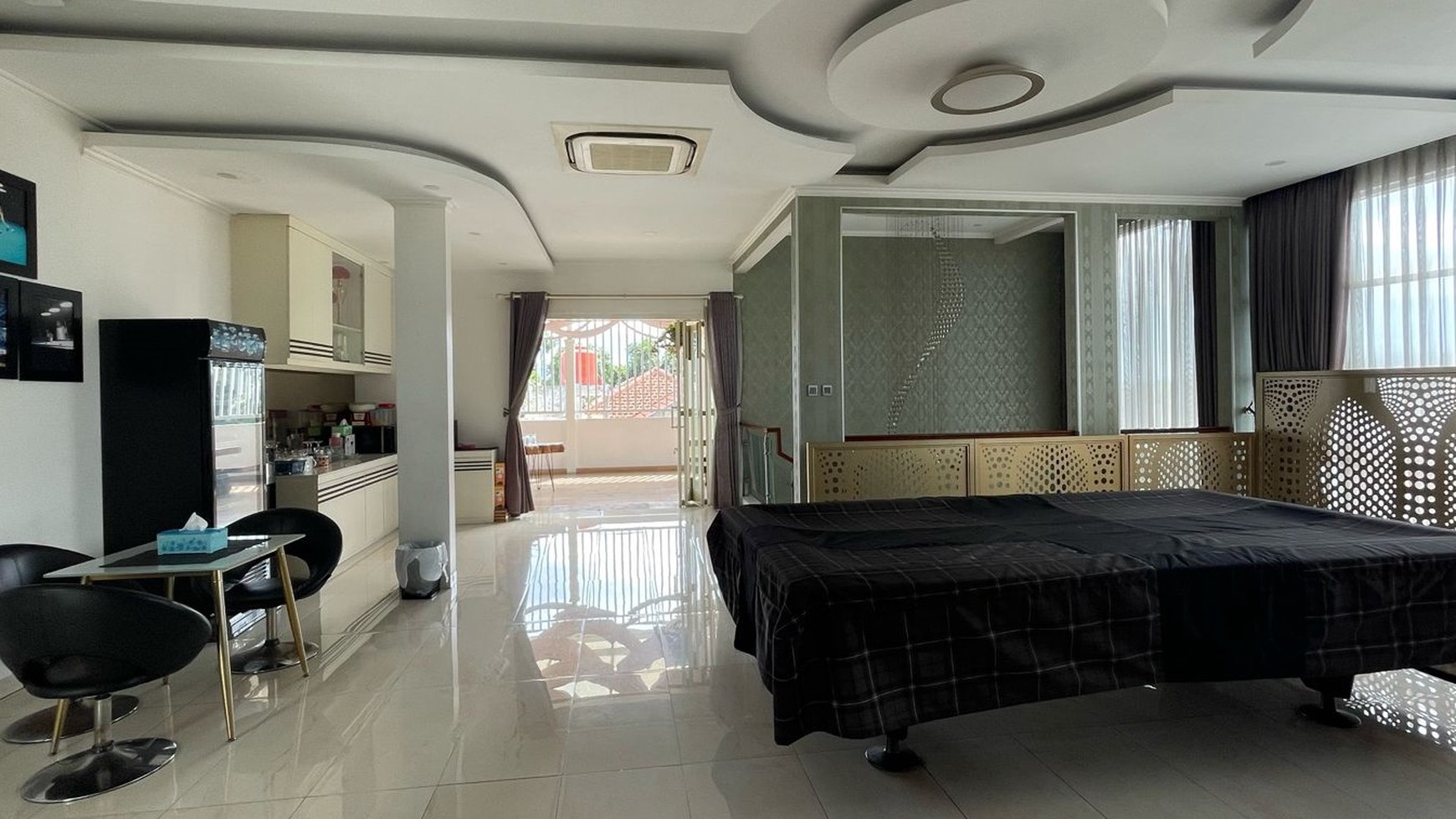 Rumah Lux Full furnished di jalan Atlas, Antapani