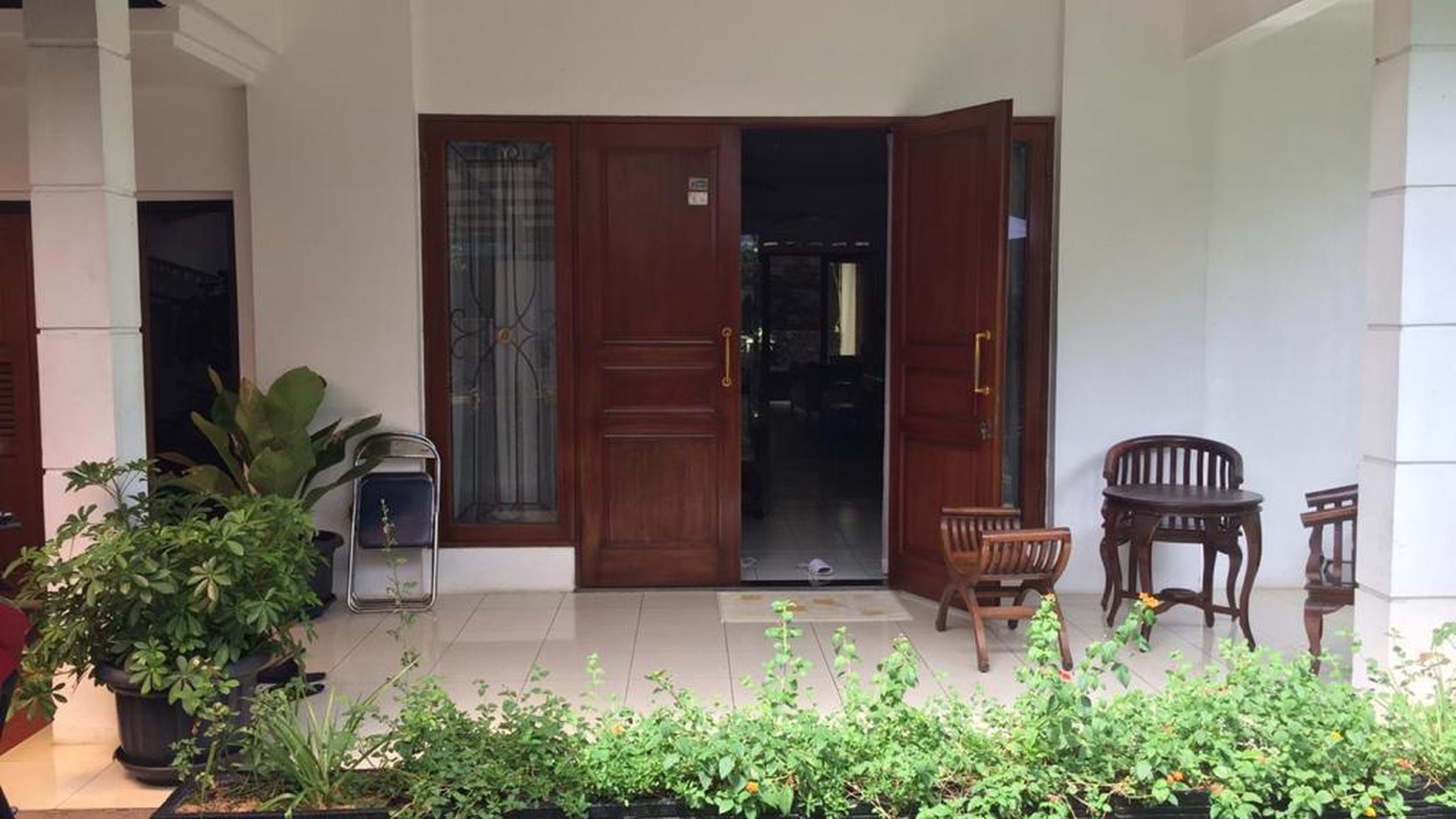 Rumah siap huni , Lokasi Prime Area di Jl Laksana Kebayoran Baru, Jakarta Selatan.