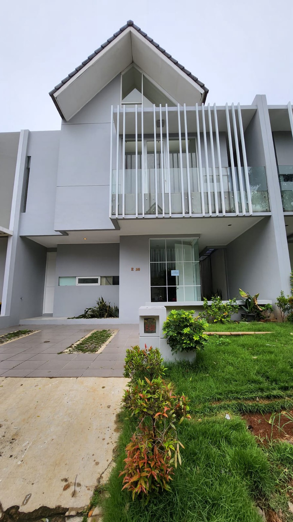 Rumah Bagus Di Discovery Eola Bintaro Jaya Sektor 9