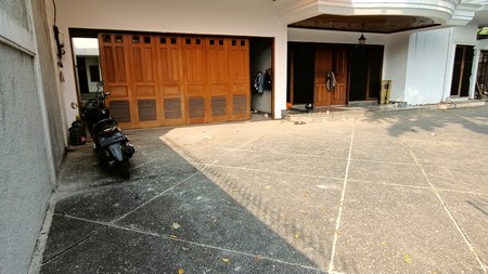 big House at Kemang Jakarta Selatan 