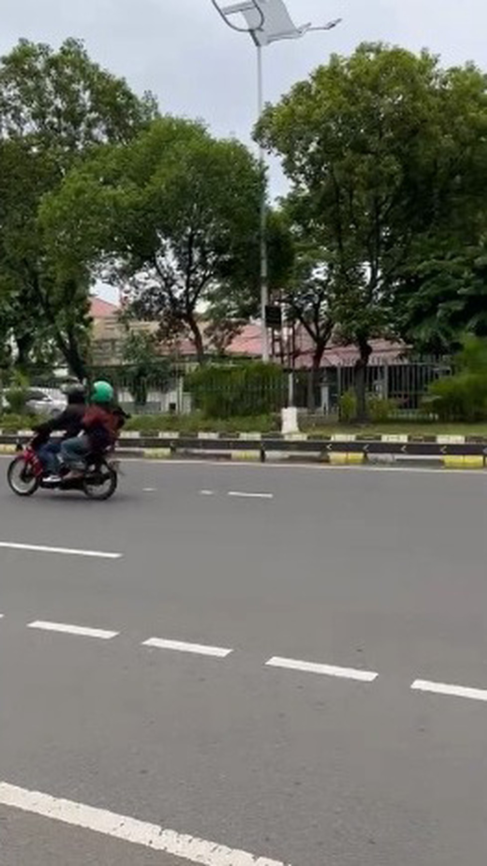 Gedung 1 Lantai Jl Matraman Raya, Jakarta Timur