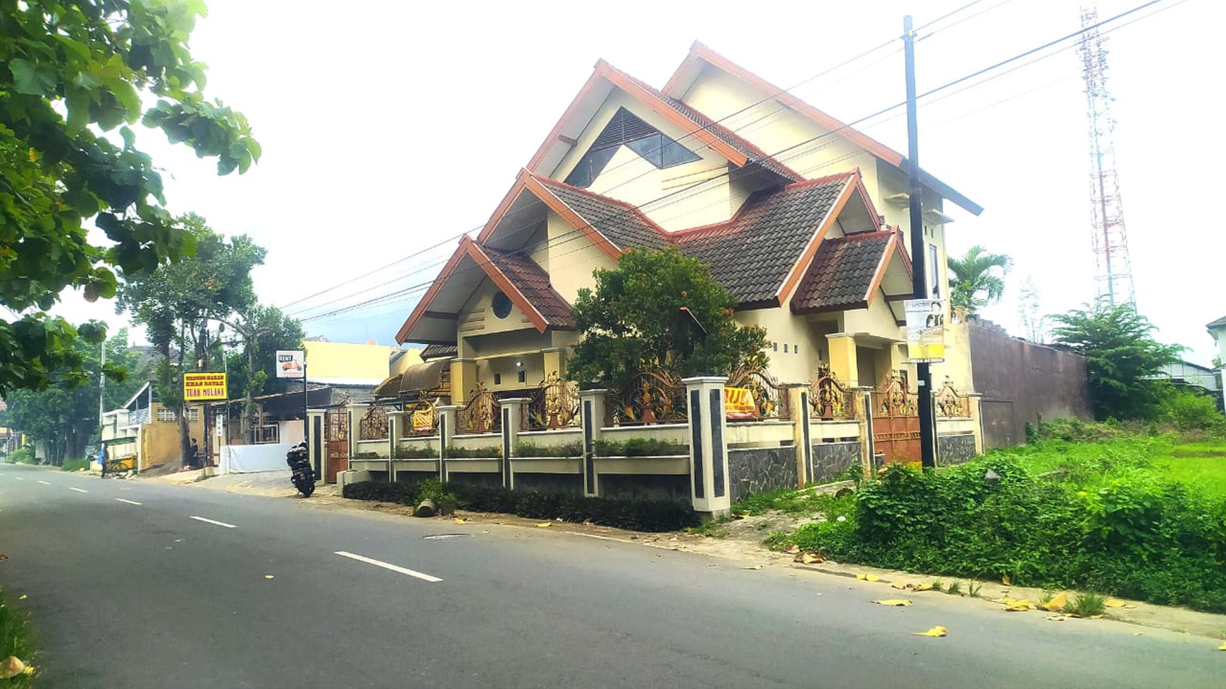 Rumah Kost Semi Furnish Dekat Kampus dan Mall Lokasi Strategis di Caturtunggal Depok Sleman 