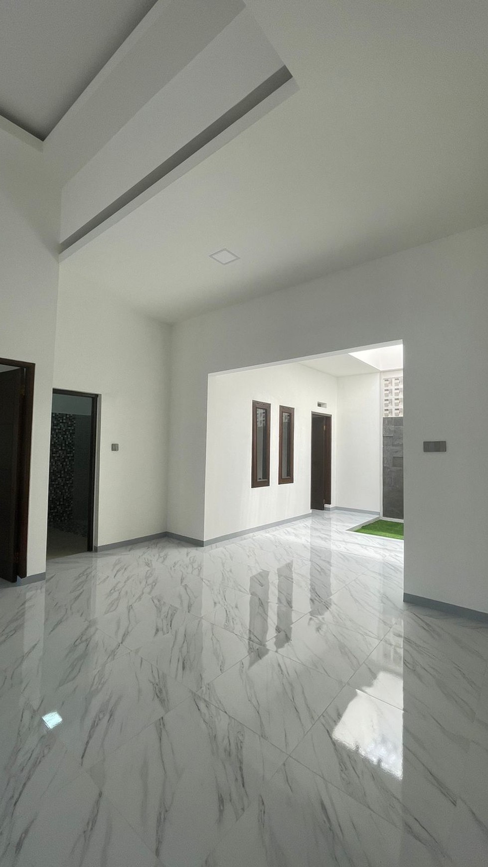 Rumah Minimalis Modern di Komplek Taman Holis Indah, Bandung