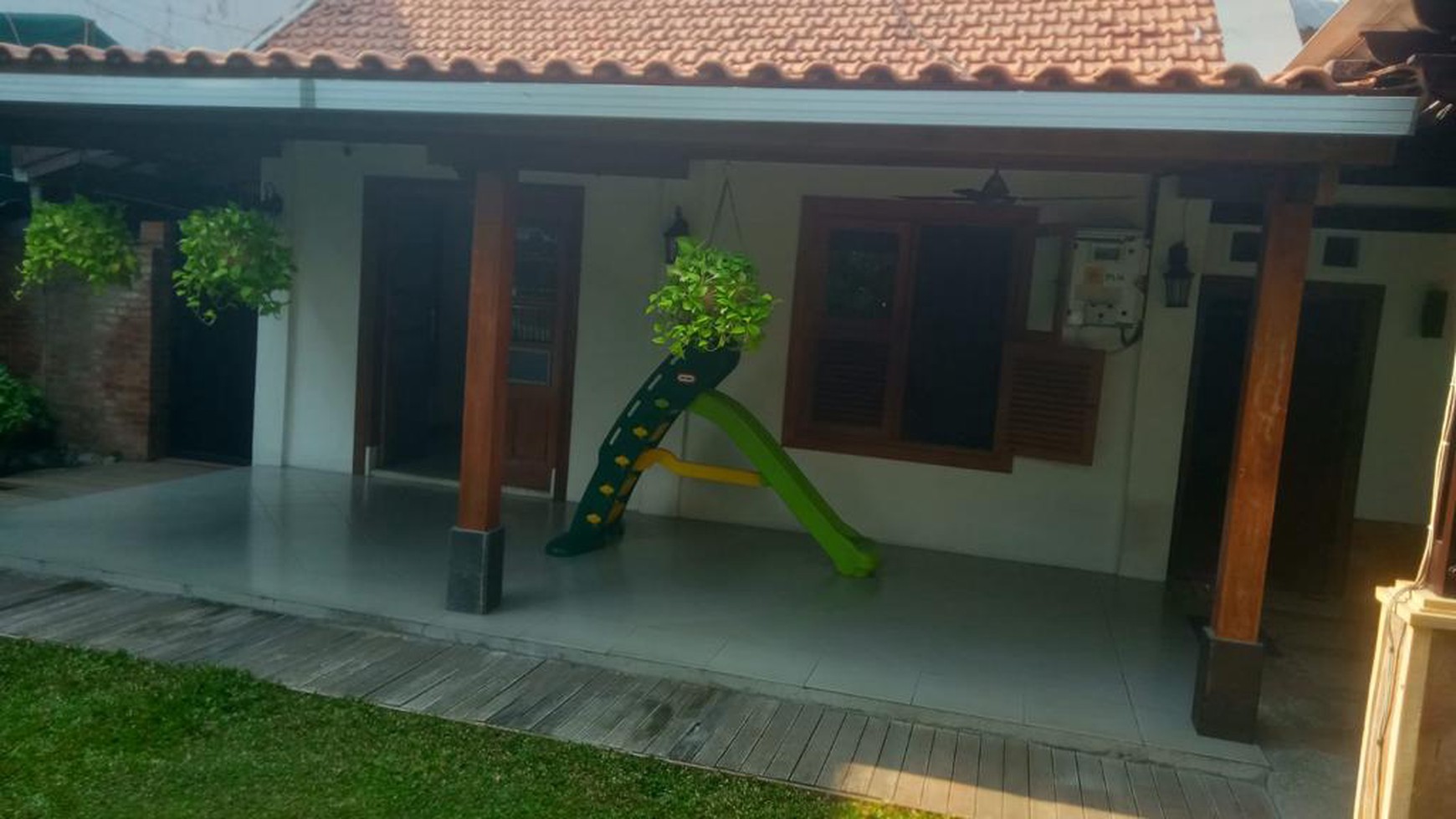 1630. Dijual Rumah Bagus Jl Asem Asemrowo Surabaya