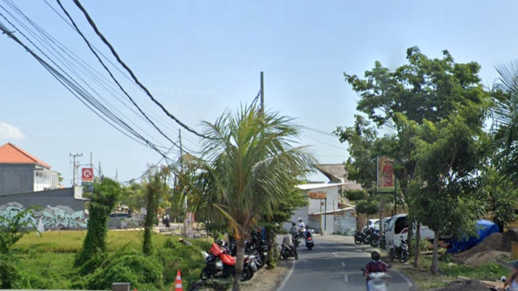 Shop on main road Batu Mejan beach