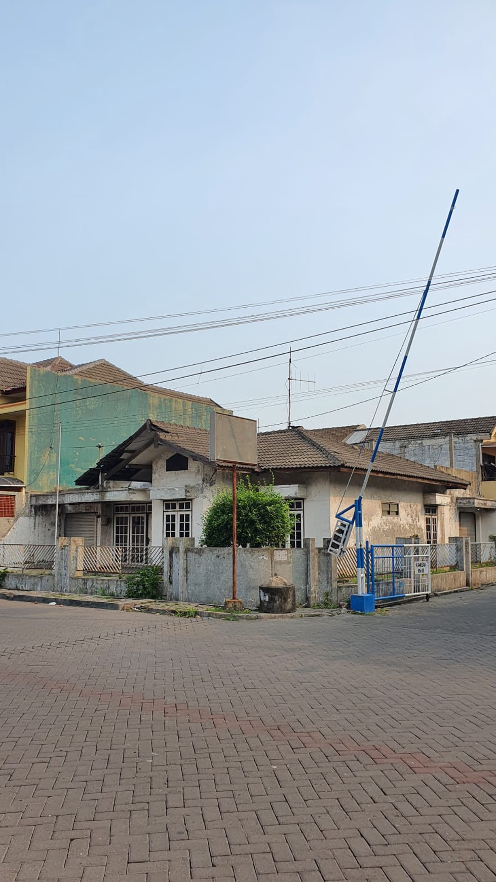 1634. Dijual Murah Rumah Raya Delta Sari Indah Waru Sidoarjo