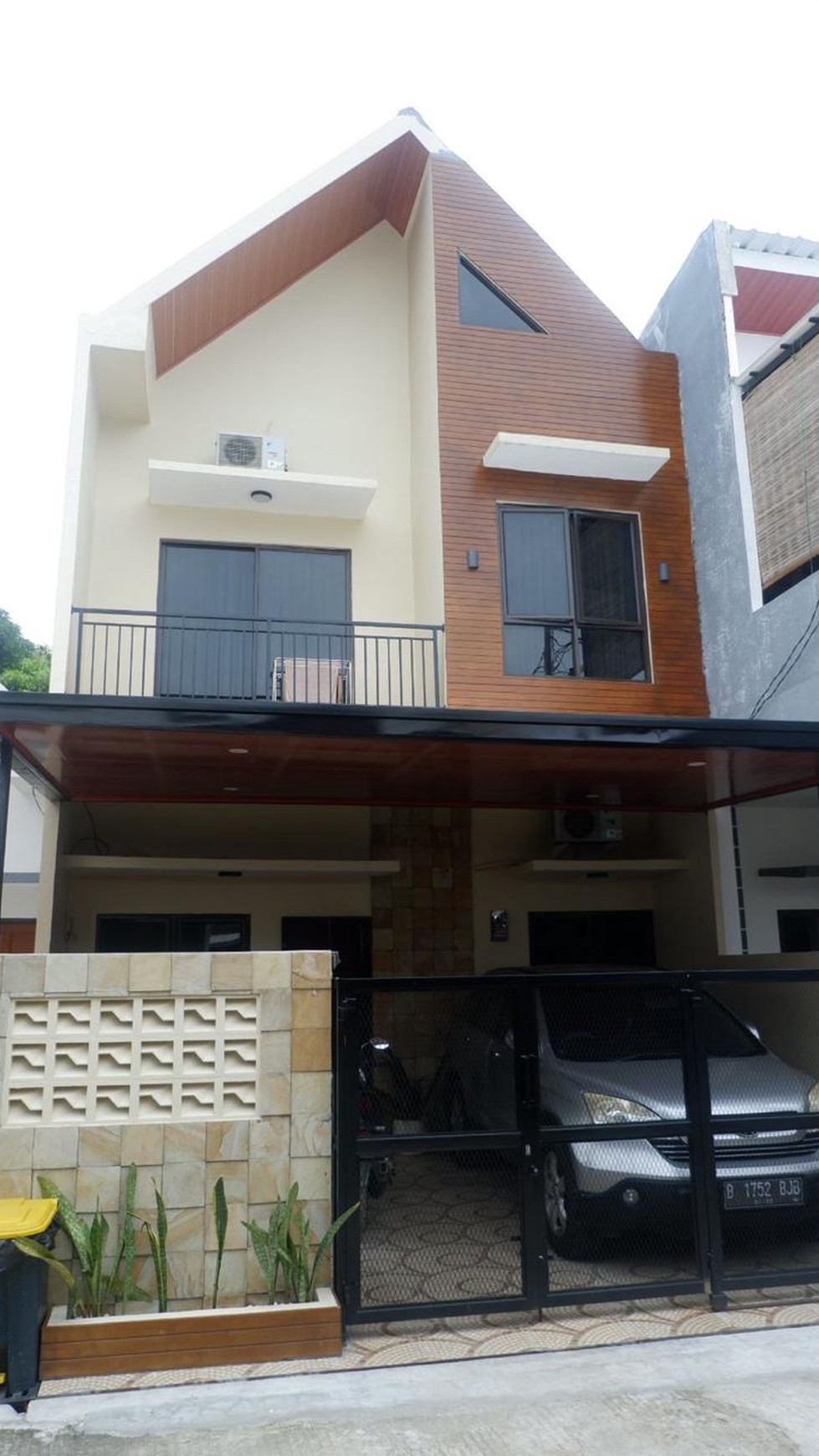 Dijual Rumah Scandinavian Pondok Cabe, Depok  