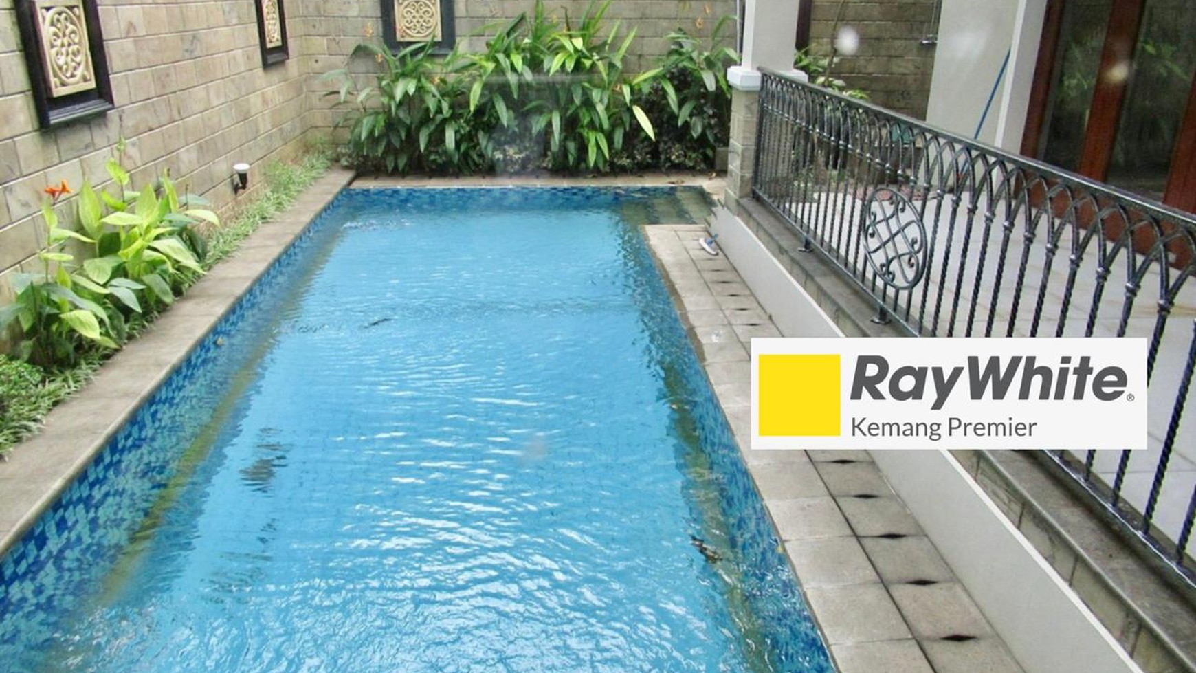 Beautiful and Luxurious Townhouse Close to Kemang Area