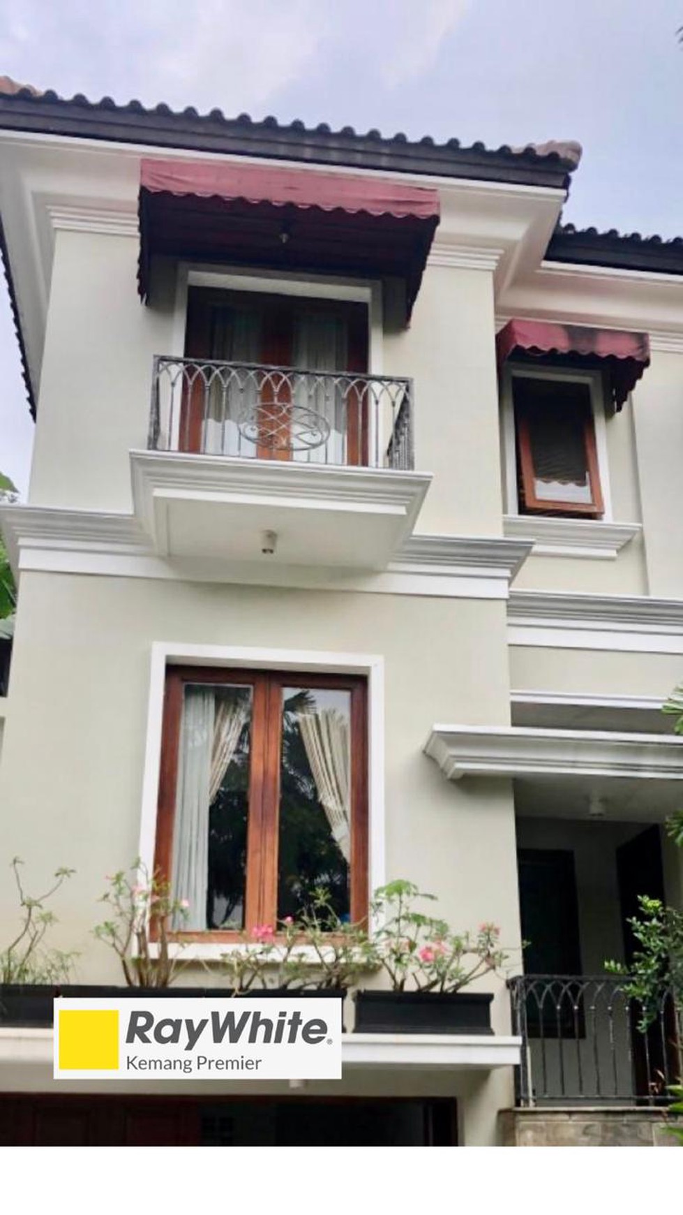 Beautiful and Luxurious Townhouse Close to Kemang Area