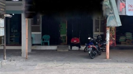 Ruko 3 Lantai Cocok Untuk Usaha Lokasi Strategis di Babarsari 
