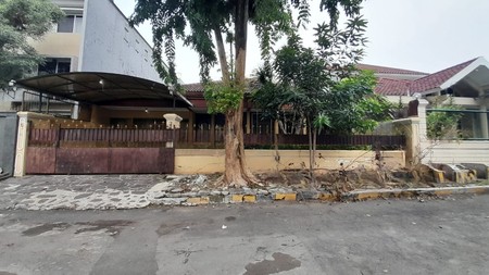 Rumah Luas Strategis Jalan Darmo Harapan 1 Lantai