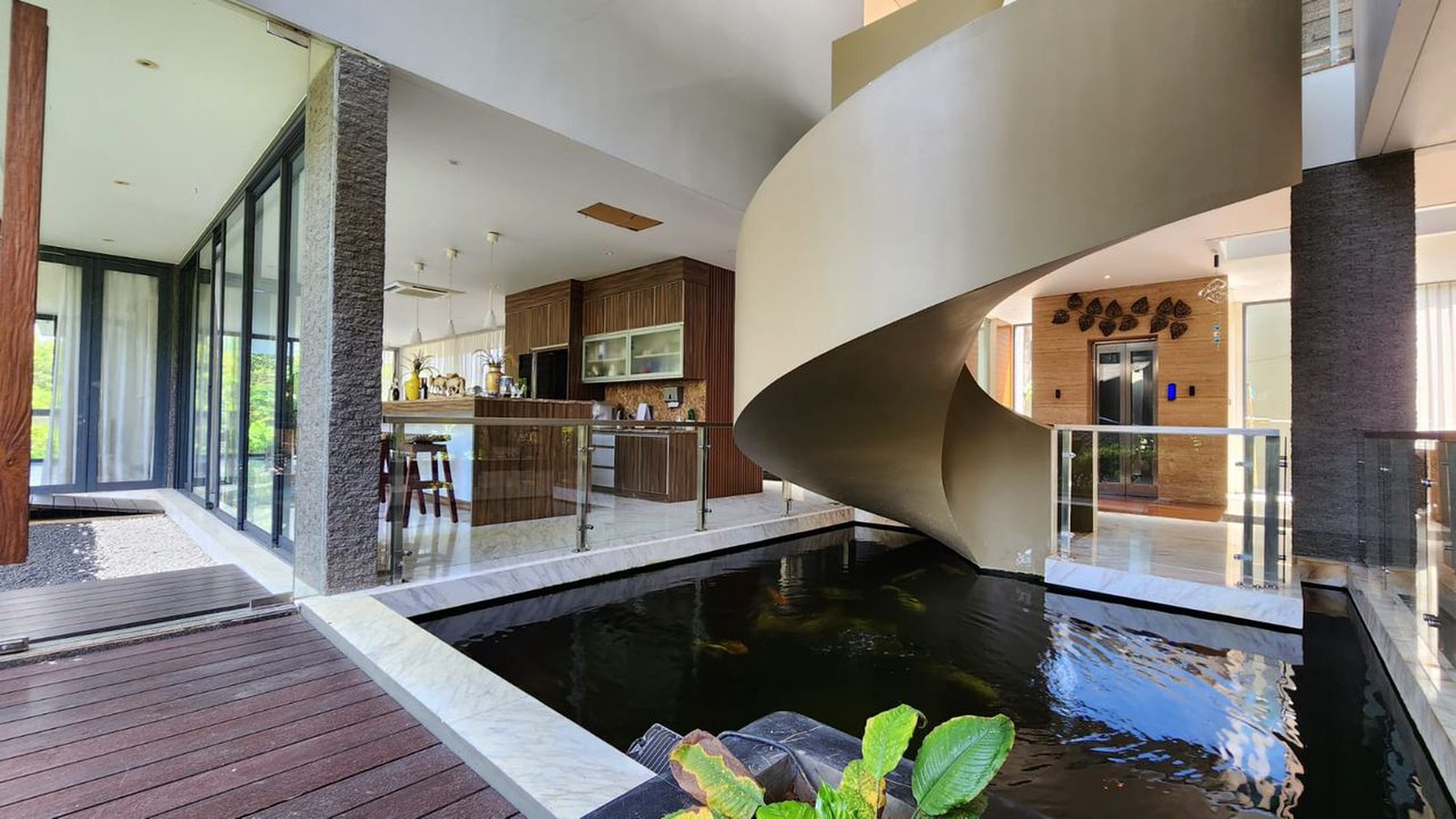 Rumah Luxury Minimalis Modern Dengan Pemandangan Gunung di Sentul City