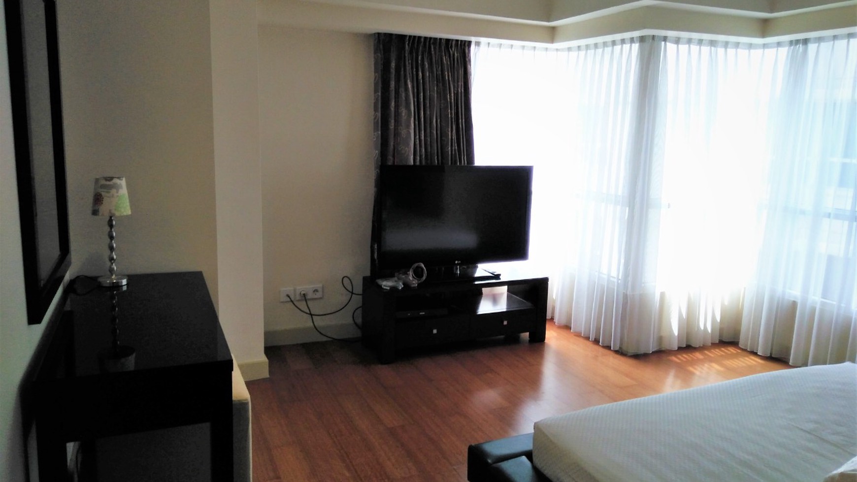 Apartemen Somerset Permata Berlian  3BR Furnish Jual Cepat