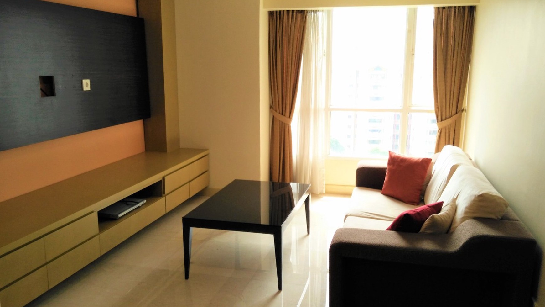 Apartemen Somerset Permata Berlian  3BR Furnish Jual Cepat