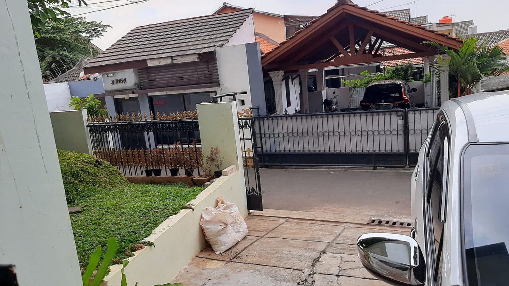 Dijual Rumah Cantik 2 Lantai di Jatipadang, Jak-Sel