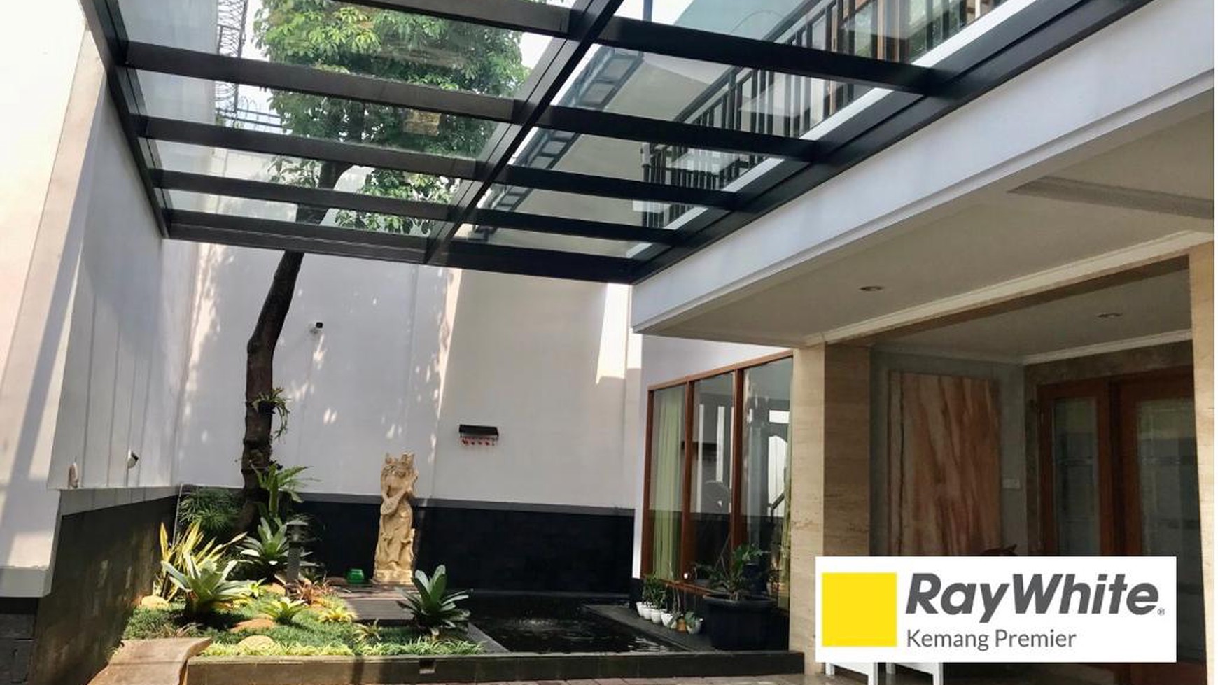 Rumah Hoki Modern Style Bentuk tanah Ngantong kedalam Siap Huni